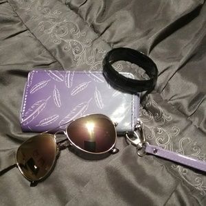 Zipper wristlet wallet